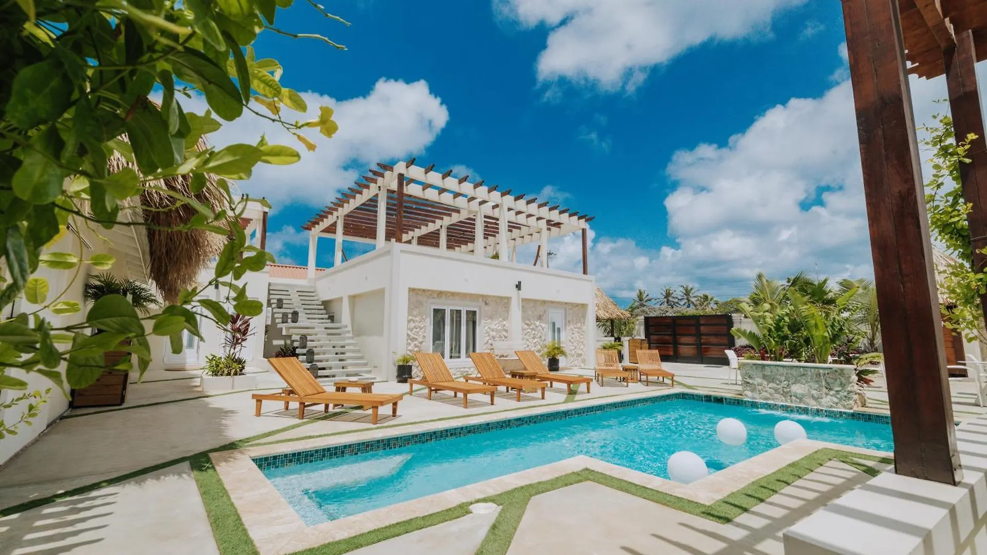Eva Spa Resort Pool Rooftop Views Savaneta